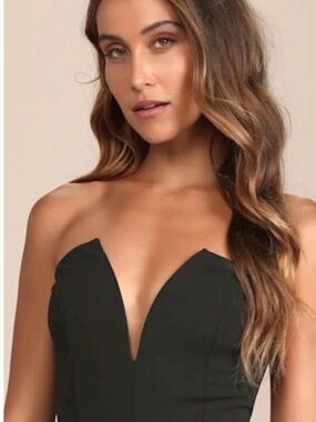 Lulu's  Babe/Black Strapless V-Plunge Bustier Bodysuit